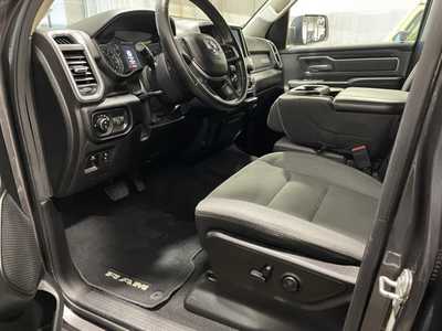 2019 RAM 1500 Crew Cab, $18500. Photo 3
