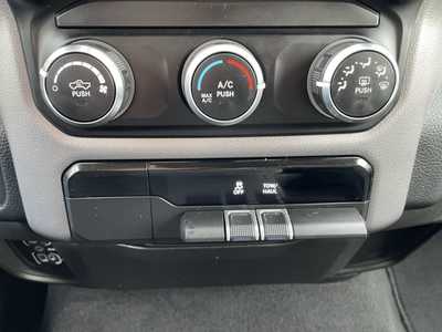 2019 RAM 1500 Crew Cab, $18500. Photo 8