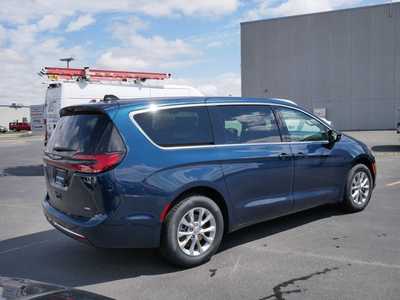 2025 Chrysler Pacifica, $39575. Photo 10