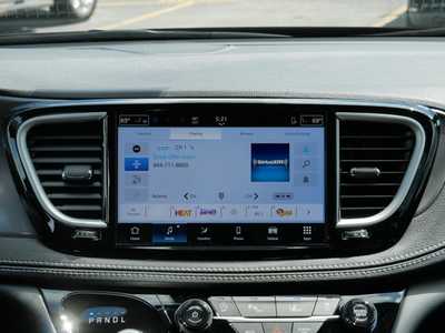 2025 Chrysler Pacifica, $39575. Photo 5
