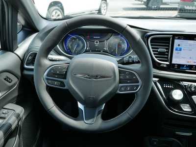 2025 Chrysler Pacifica, $39575. Photo 6