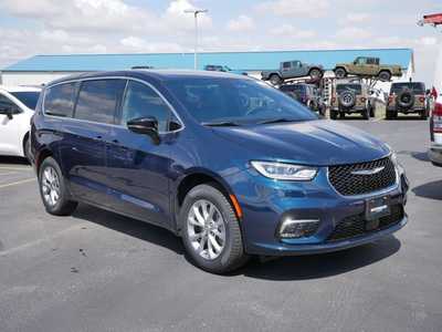 2025 Chrysler Pacifica, $39575. Photo 9