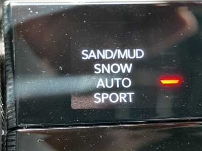 2025 Jeep Grand Cherokee, $47904. Photo 12