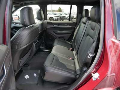 2025 Jeep Grand Cherokee, $47904. Photo 7