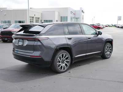 2025 Jeep Wagoneer, $43846. Photo 2