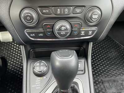 2020 Jeep Cherokee, $19500. Photo 8