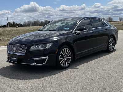 2017 Lincoln MKZ, $13000. Photo 2