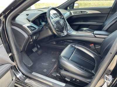2017 Lincoln MKZ, $13000. Photo 3