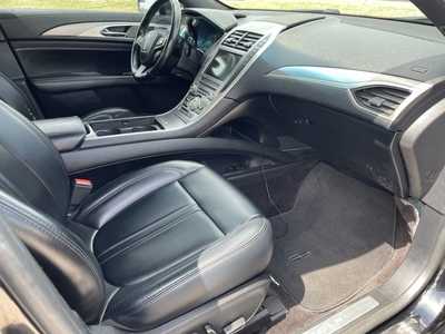 2017 Lincoln MKZ, $13000. Photo 9