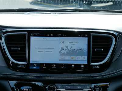 2025 Chrysler Pacifica, $37447. Photo 8