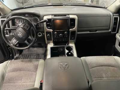 2015 RAM 2500 Crew Cab, $25500. Photo 4