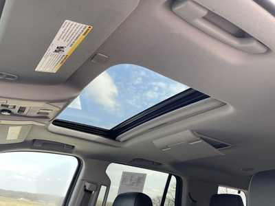 2018 Chevrolet Tahoe, $27500. Photo 5