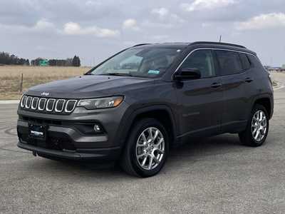 2022 Jeep Compass, $21000. Photo 2