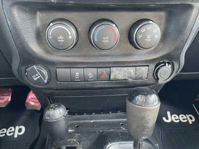 2015 Jeep Wrangler, $17500. Photo 7