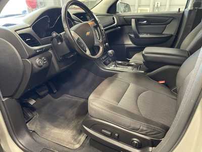 2017 Chevrolet Traverse, $11000. Photo 3