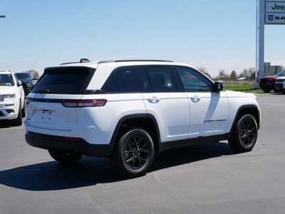 2025 Jeep Grand Cherokee, $41030. Photo 2
