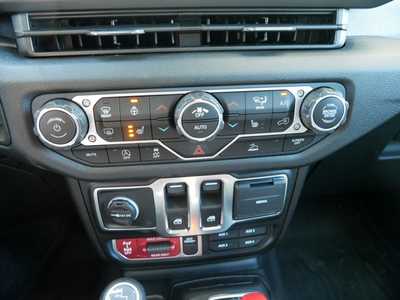 2025 Jeep Wrangler, $43627. Photo 12