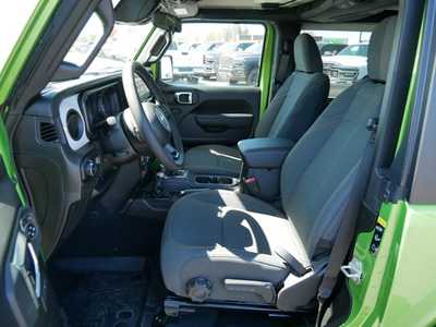 2025 Jeep Wrangler, $43627. Photo 5