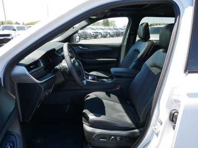 2025 Jeep Grand Cherokee, $43287. Photo 5
