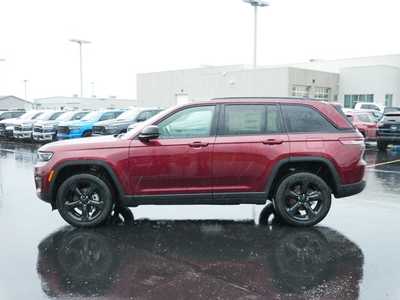 2025 Jeep Grand Cherokee, $42795. Photo 3