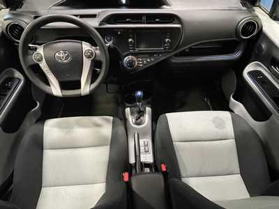2013 Toyota Prius, $11500. Photo 4