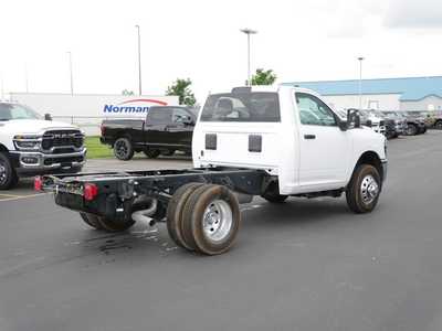 2025 RAM 3500 Crew Cab, $53116. Photo 2