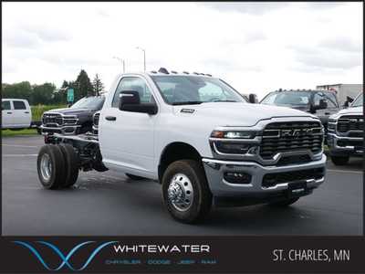 2025 RAM 3500 Crew Cab, $53116. Photo 1