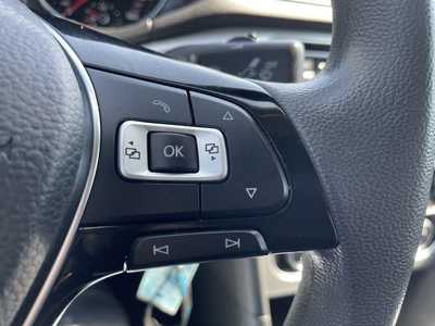 2016 Volkswagen Passat, $12500. Photo 10