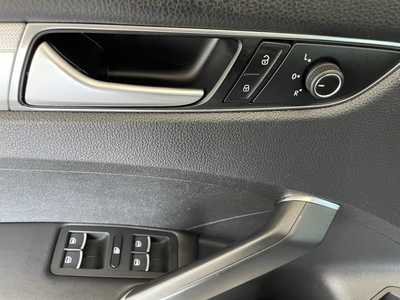 2016 Volkswagen Passat, $12500. Photo 12