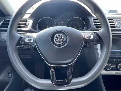 2016 Volkswagen Passat, $12500. Photo 8