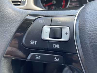 2016 Volkswagen Passat, $12500. Photo 9