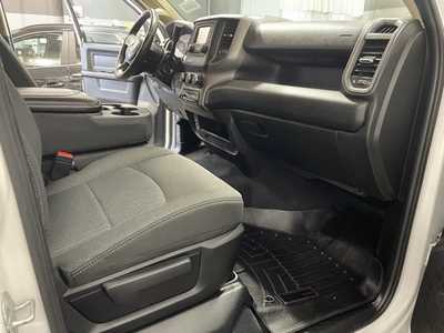 2019 RAM 3500 Crew Cab, $37500. Photo 11