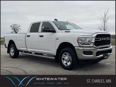 2019 RAM 3500 Crew Cab, $37500. Photo 1