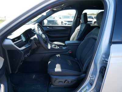 2025 Jeep Grand Cherokee L, $39650. Photo 5