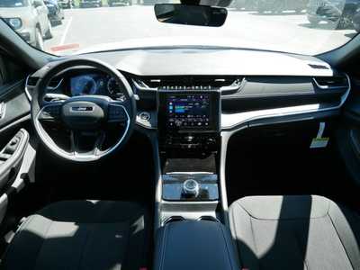 2025 Jeep Grand Cherokee L, $39650. Photo 8