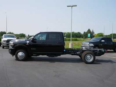 2025 RAM 3500 Crew Cab, $71341. Photo 2