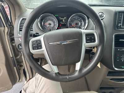 2016 Chrysler Town & Country, $12500. Photo 10