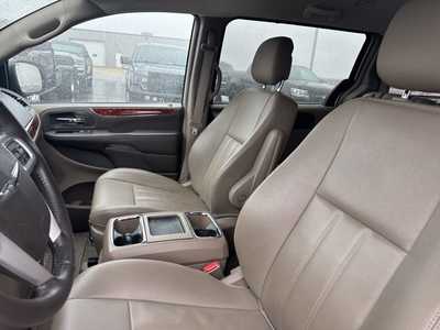 2016 Chrysler Town & Country, $12500. Photo 12