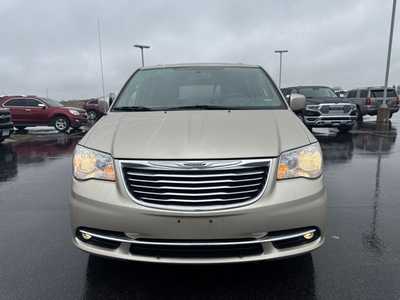 2016 Chrysler Town & Country, $12500. Photo 2