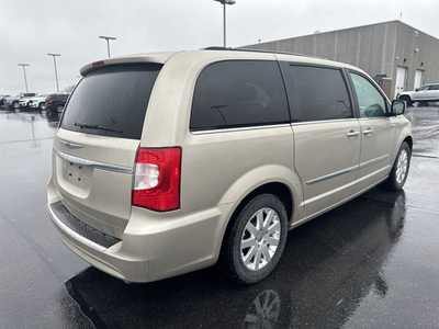 2016 Chrysler Town & Country, $12500. Photo 5