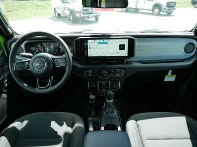 2025 Jeep Wrangler, $1. Photo 7