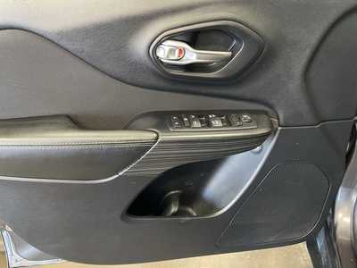 2016 Jeep Cherokee, $9500. Photo 12