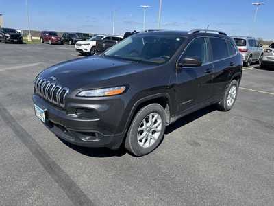 2016 Jeep Cherokee, $11000. Photo 4