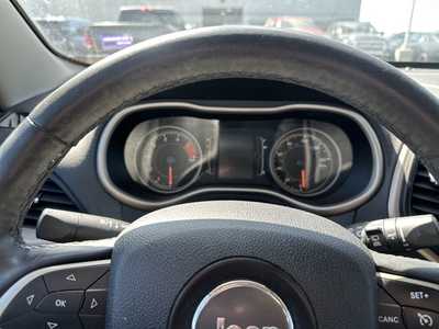 2016 Jeep Cherokee, $11000. Photo 6