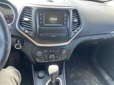 2016 Jeep Cherokee, $11000. Photo 7