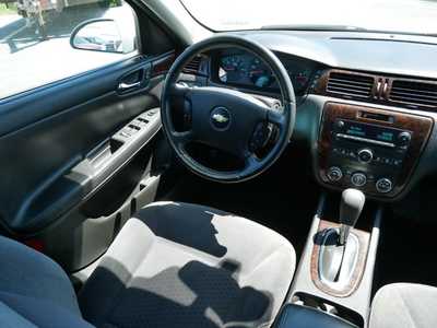 2013 Chevrolet Impala, $7500. Photo 5