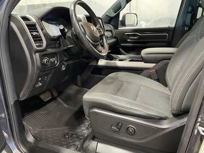 2019 RAM 1500 Crew Cab, $31000. Photo 3