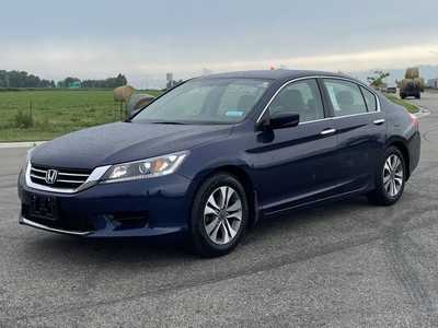 2015 Honda Accord, $9000. Photo 2
