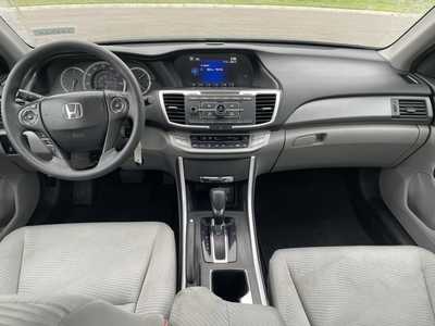2015 Honda Accord, $9000. Photo 4