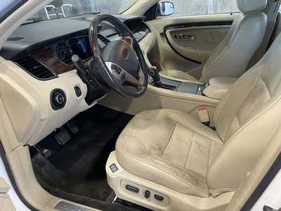 2015 Ford Taurus, $7500. Photo 2